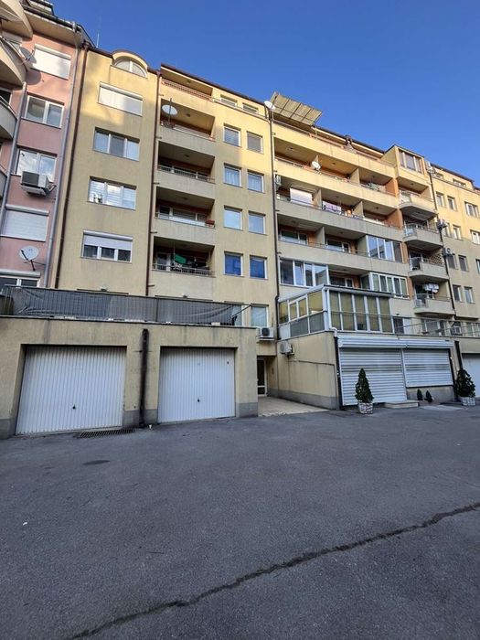 3-стаен в София-Младост 2 площ 110 цена 1000