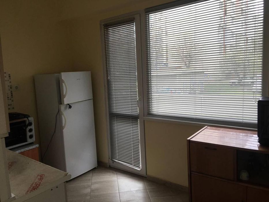 Дава се под наем Едностаен апартамент в Бургас, Меден рудник - зона А - 45 кв.м за 255 € - Снимка #2