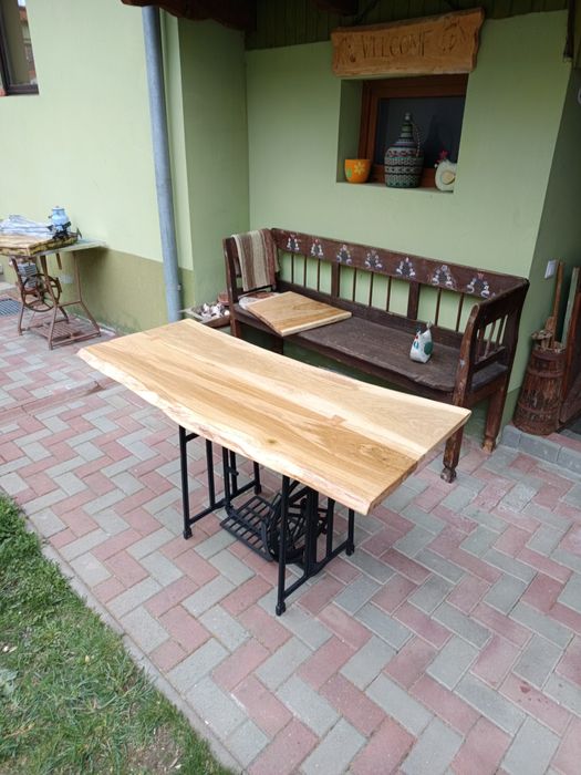 Masa sau birou din mașină de cusut