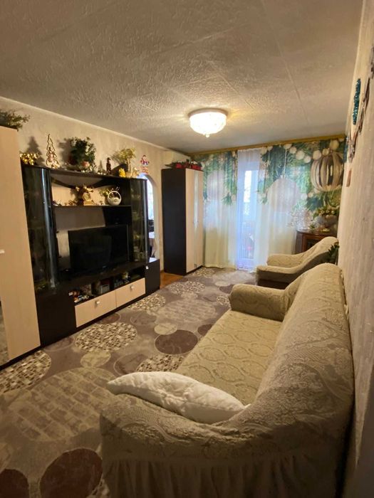 Продам трехкомнатную квартиру