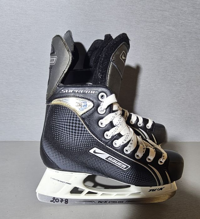 Patine 2078 hochei hockey  Bauer Nike Supreme  One 05 marime  41-42  (26,5    cm lungime interioara).