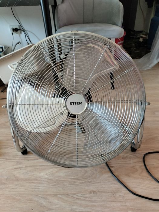 Vind ventilator inox aproape nou