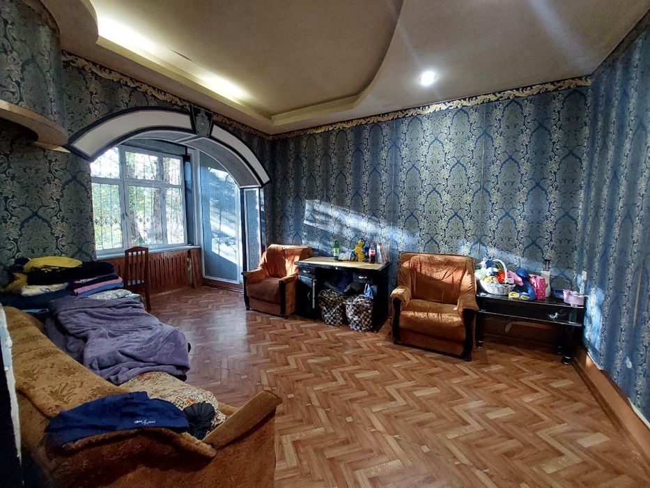 Продаю 2× квартира на 2 этаже 2 этажного дома. Ул Джаркурганский