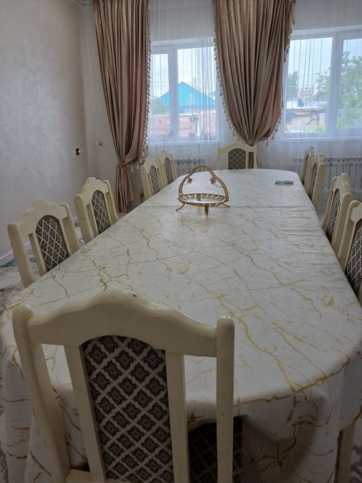 Гостинный стол,стульясымен