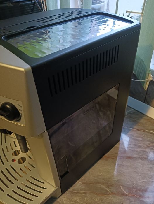 Espressor: Delonghi magnifica