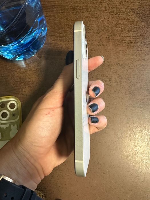iPhone 13 бял без забележки