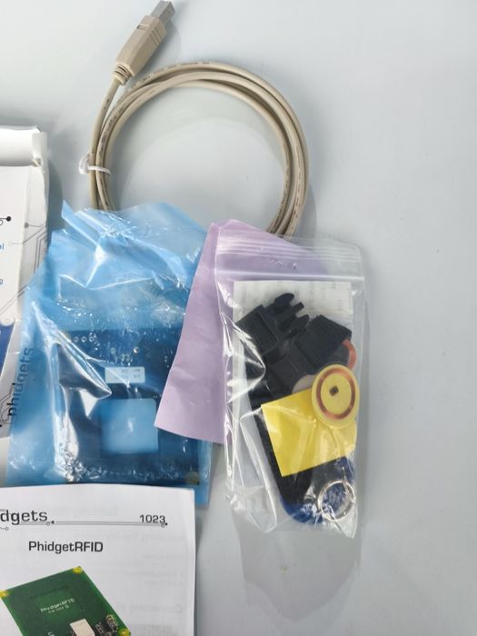 Робототехника PhidgetRFID