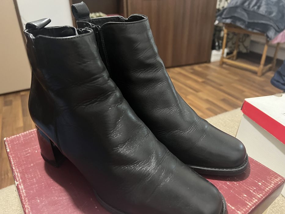 Ghete negre piele italienesti