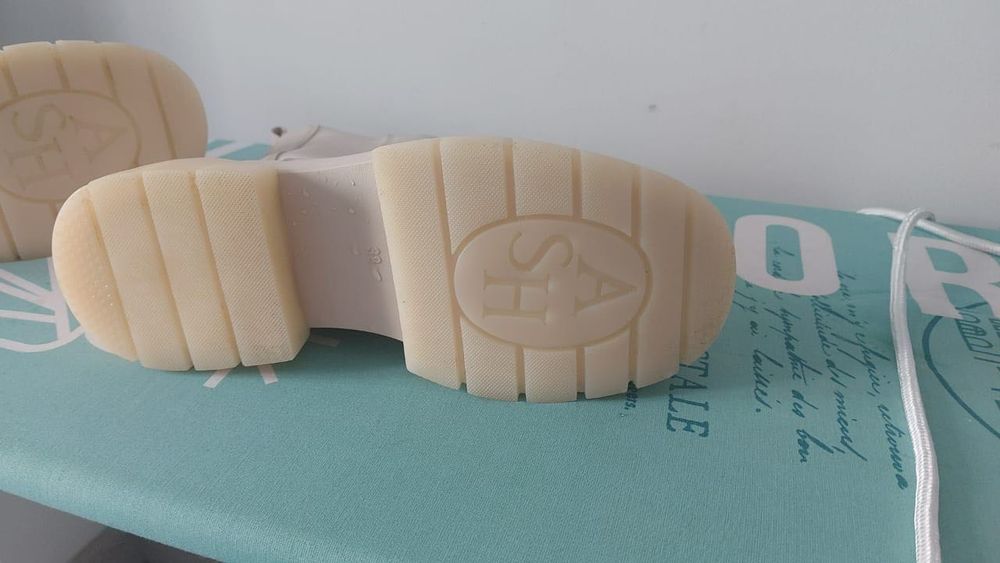 Женские ботинки, новые.