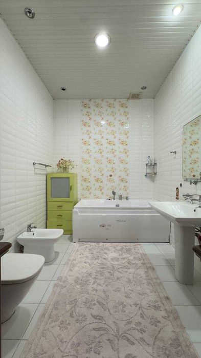 Сдается участок на Метро Буюк Ипак Йоли 2 дома в одном участке 6 сотки