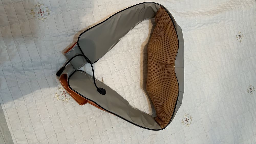 Продам шейный массажер новый