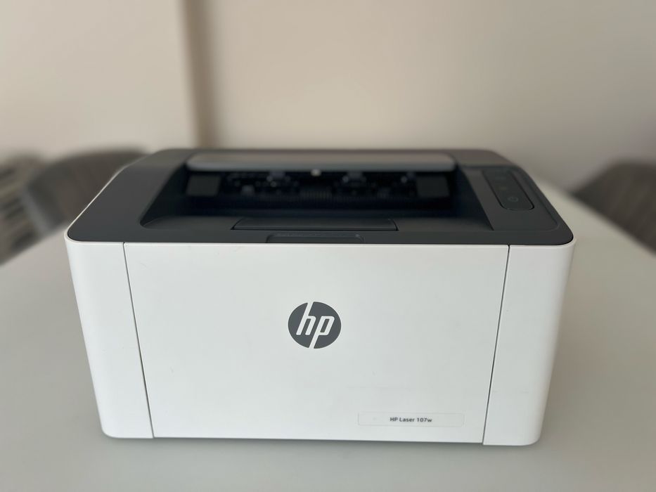 Лазерен принтер - HP laser 107w - подарък нов тонер