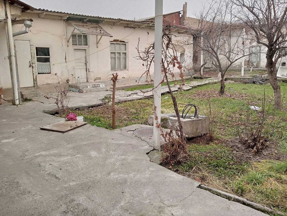 уй сотилади  Panelni bozorni oldida