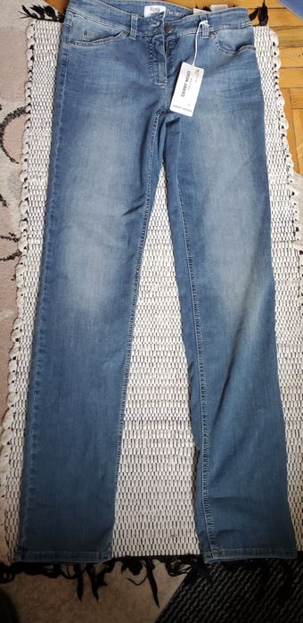 Дънки, тънки и еластични. Чисто нови