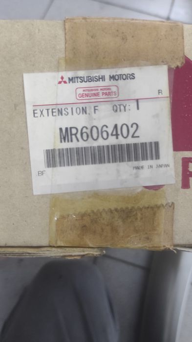 Mitsubishi Montero Sport Фендер