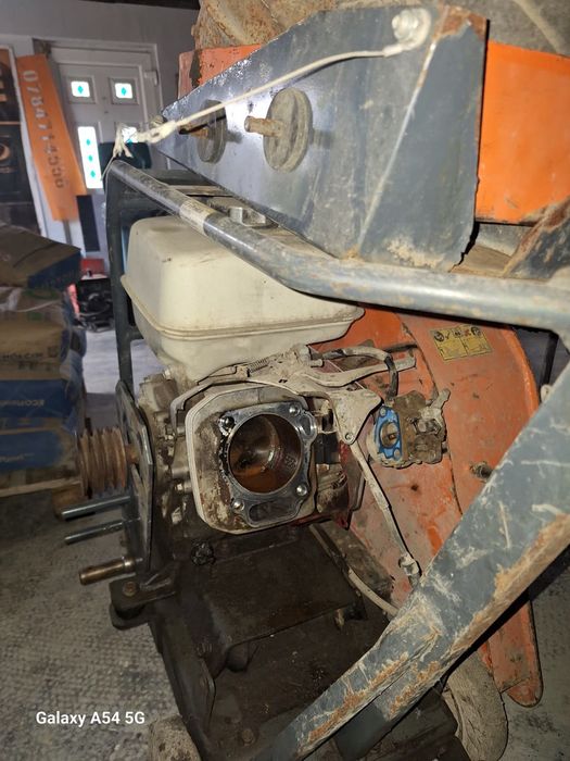 Debitor de beton defect