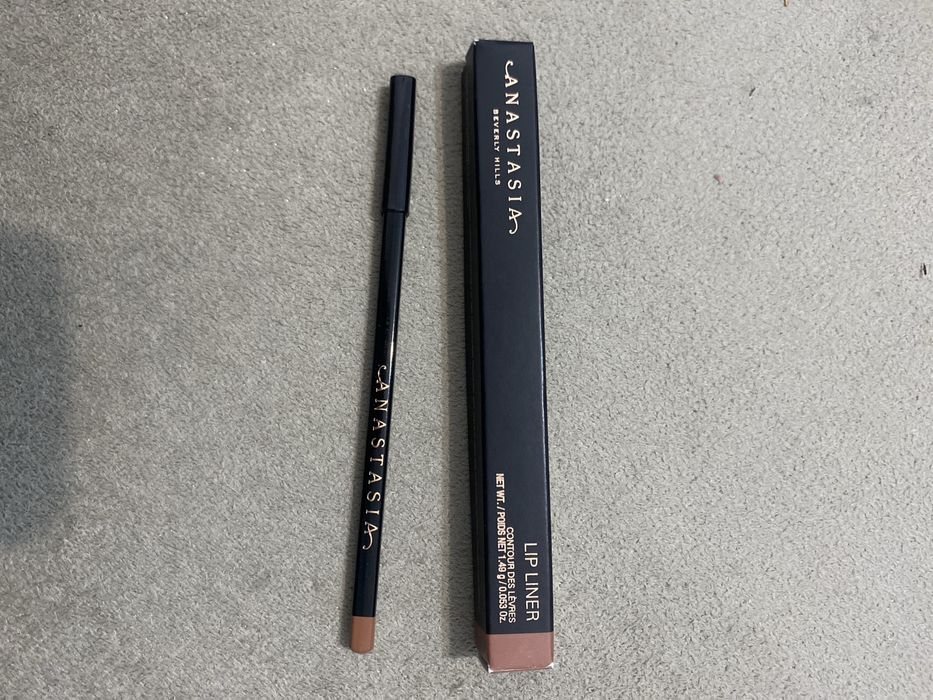 Creion de buze Anastasia Beverly Hills