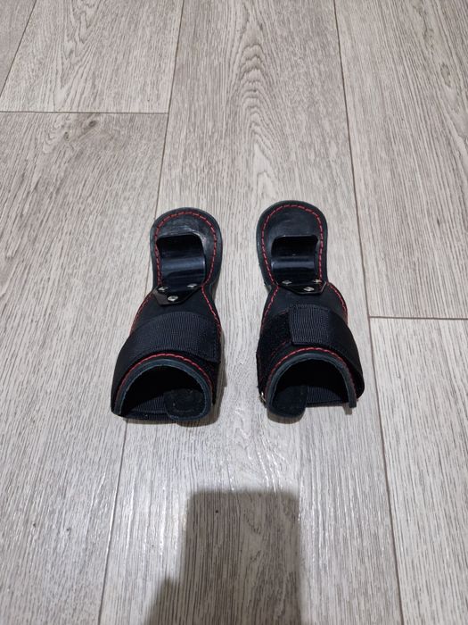 Крюки для турника