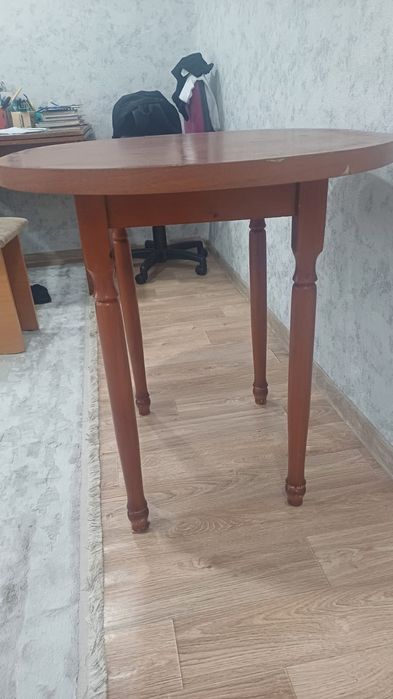 Продам небольшой стол