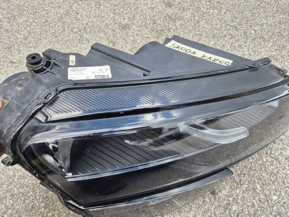 Десен фар Skoda Karoq