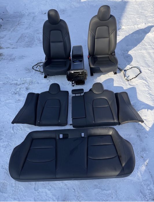 Scaune/bancheta/consola Tesla model 3 an 2023