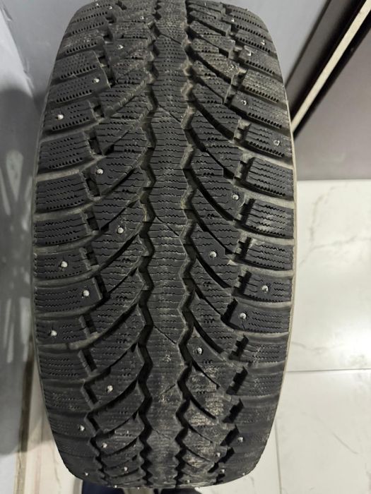 Продам зимнюю резину с дисками