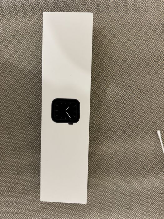 Продам Apple Watch Series 5 40 mm