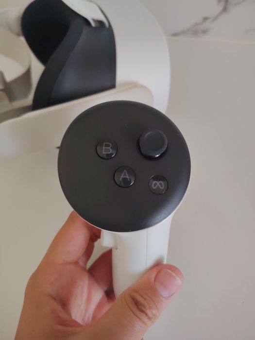Продам виар очки meta quest 3s