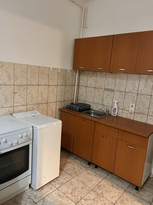 Garsoniera in 7 Noiembrie, la 200 m de UMF sau spital