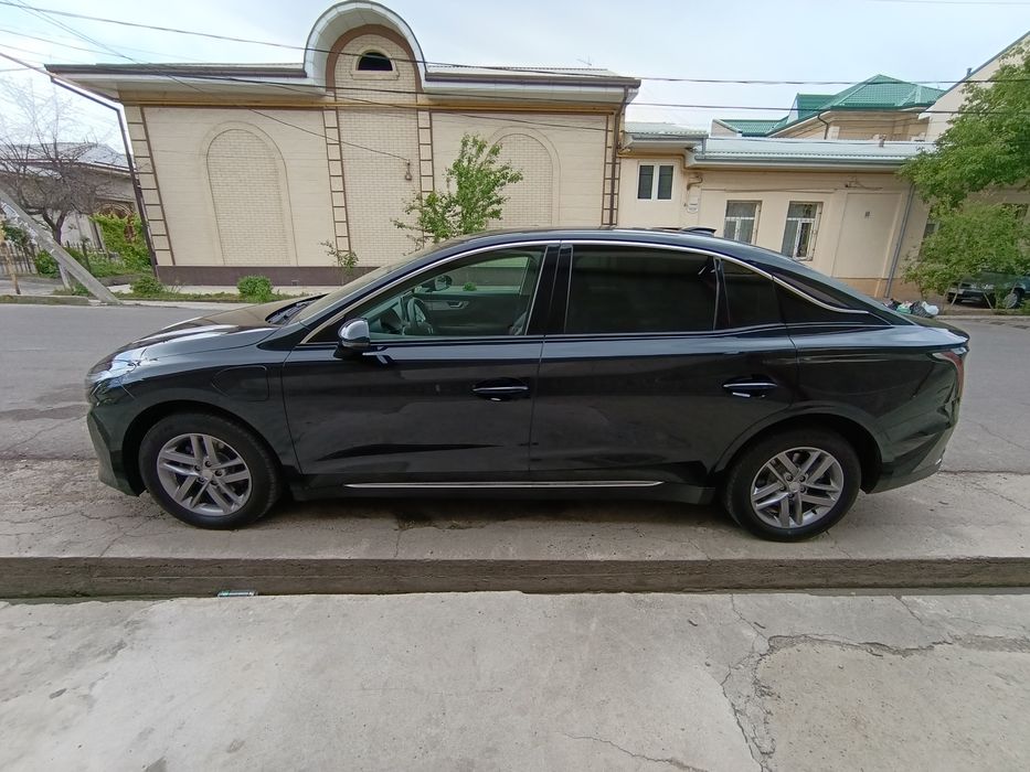 Продам и сдам в аренду на выкуп Honghi EQM 5 restayling 500km