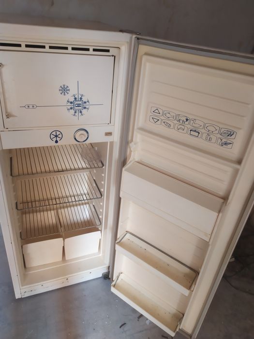 Холодильник сотилади снежинка М. Музлатгич сотилади