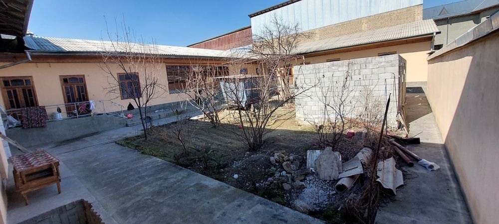 Уй сотилади.   общий 11 хона уй. 1та  хаммом .  Андижон шахар