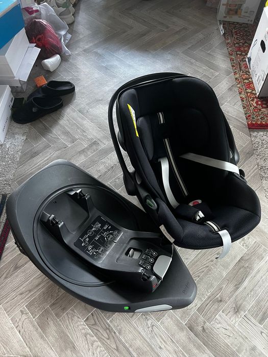 Cybex Gold Cloud G i-Size Moon Black Детско столче и база за кола
