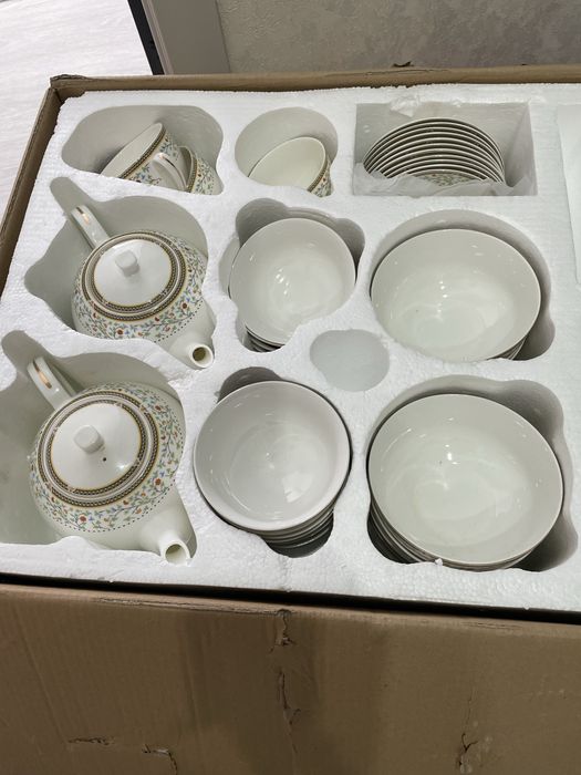 продается чайный сервис на 12 персон