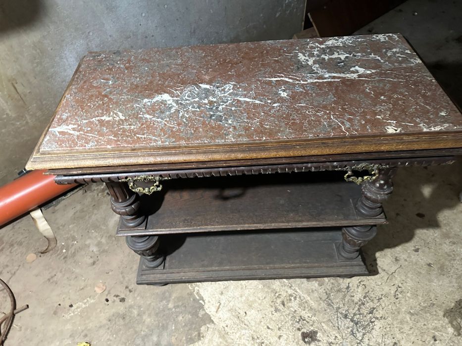 Mobilier vechi lemn masiv