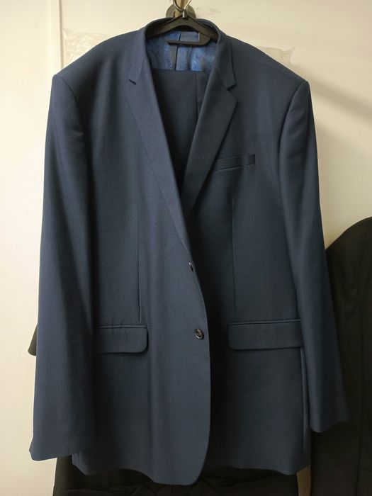 Продам костюмы мужские