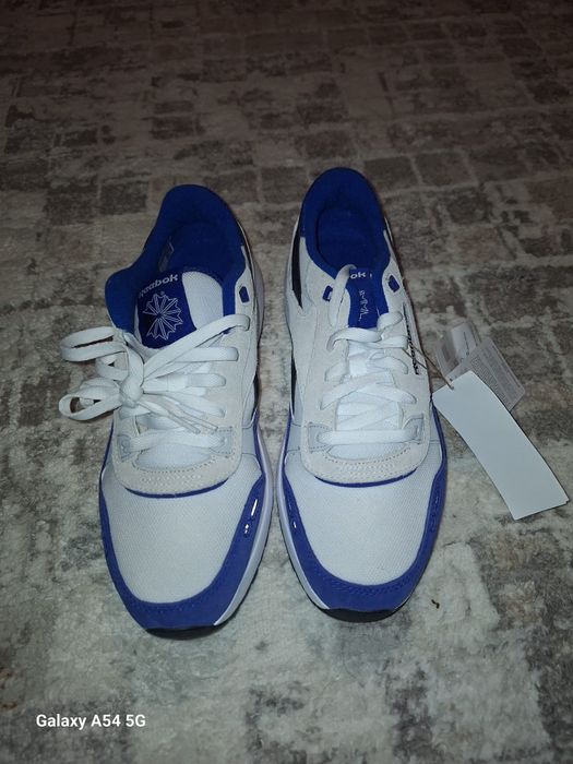 Adidasi Reebok nou cu eticheta 44