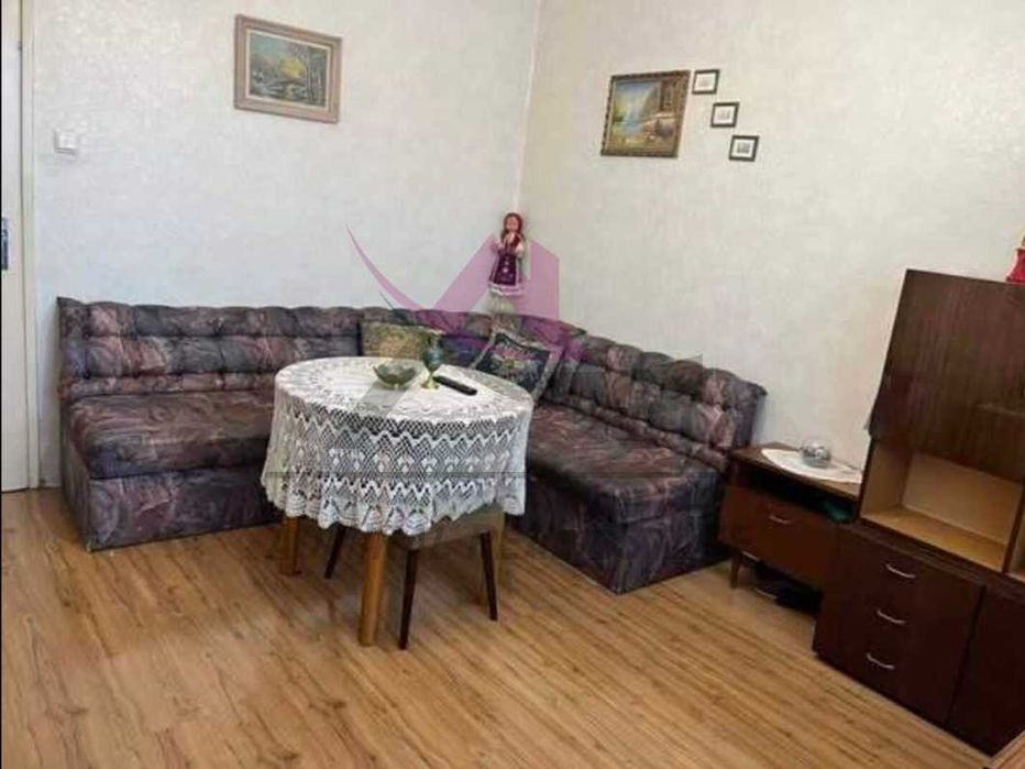 Дава се под наем Четиристаен апартамент в Варна, Цветен квартал - 94 кв.м за 548.25 € - Снимка #1