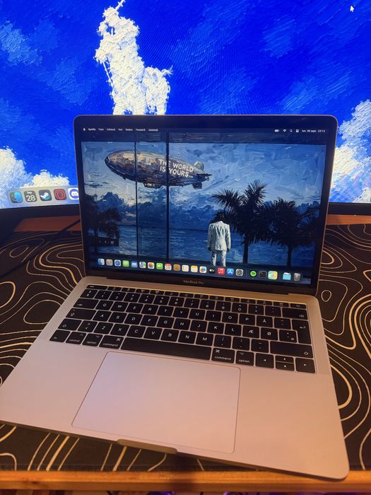 MacBook Pro (13-inch, 2017, Two Thunderbolt 3 Ports) Space Gray Wi-Fi [A1708]