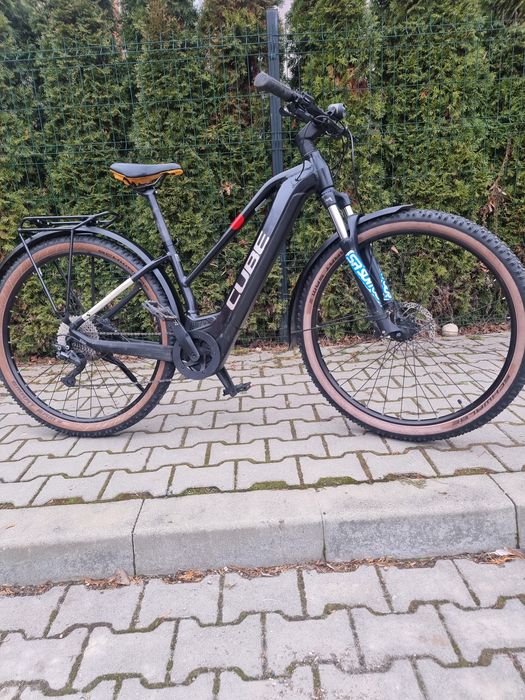 Bicicleta electrica cube