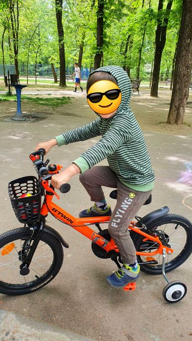 Bicicleta de copii cu roti ajutatoare
