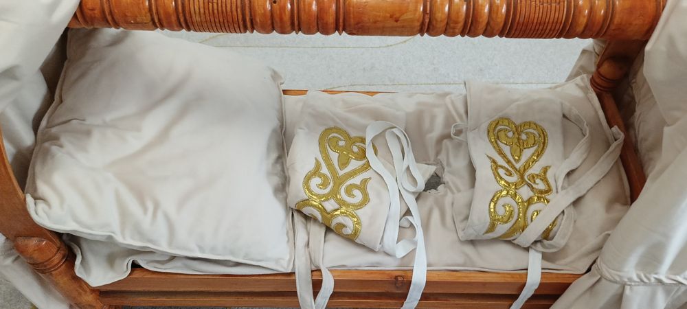 Бесик новый деревянный