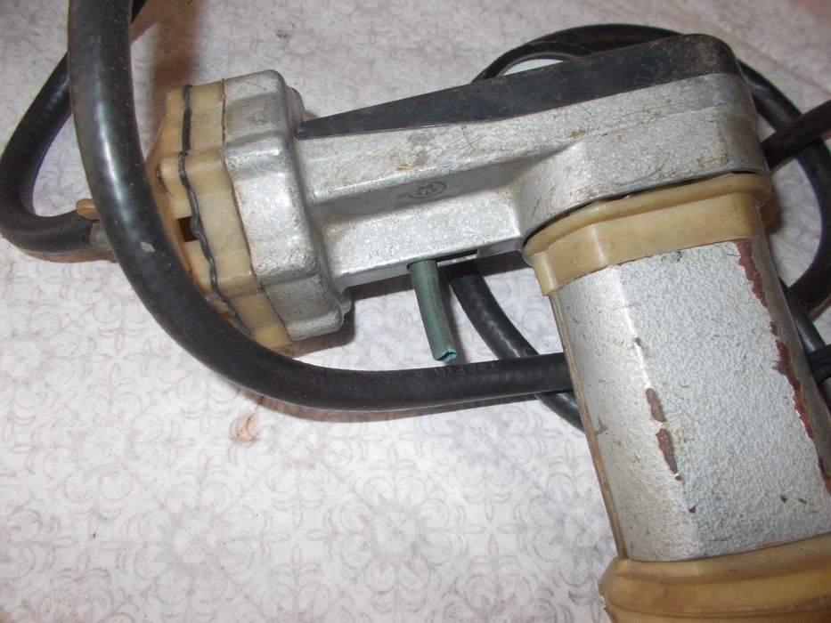 Авто-Компресор - помпа Мустанг