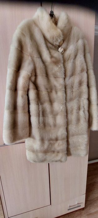 Продам шубу норковую