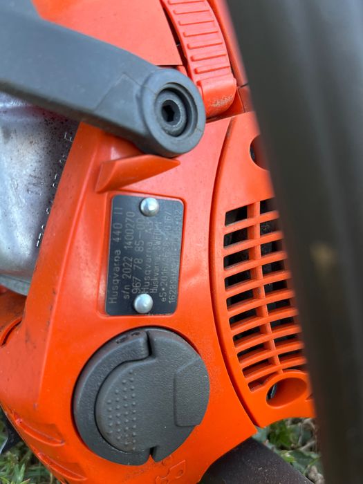 Drujba Husqvarna în garanție, folosită doar la tăierea a 8m lemn