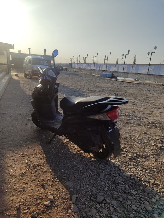 Cavalo benzinli skuter sotiladi