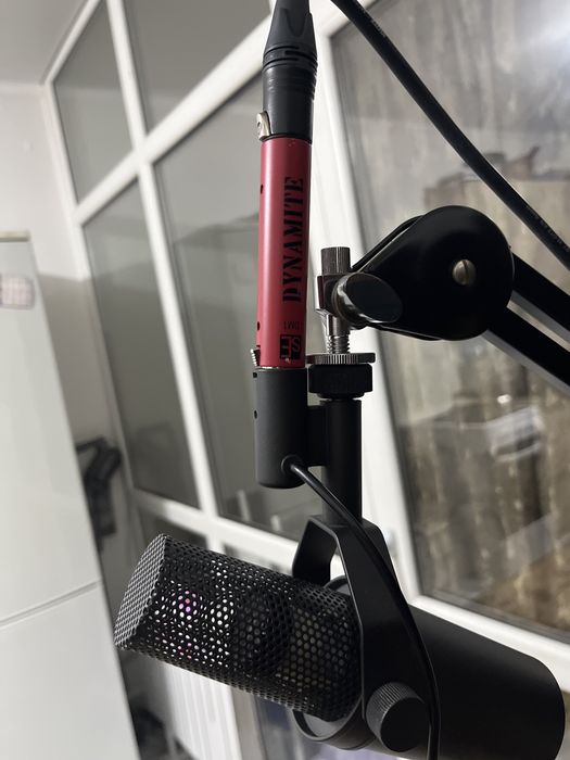 Микрофон Shure SM7B + Dynamite sE