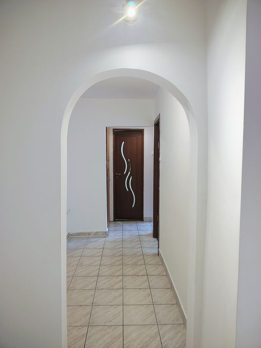 Vând apartament 2 camere decomandat, lângă Prima Shops