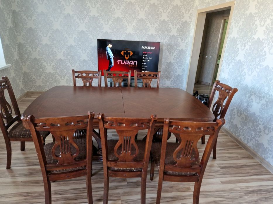 Продам стол и стулья