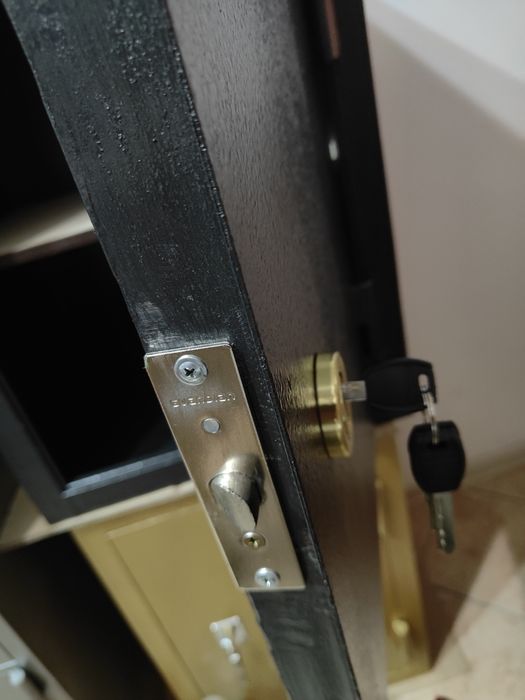 Продам новый металлический сейф!